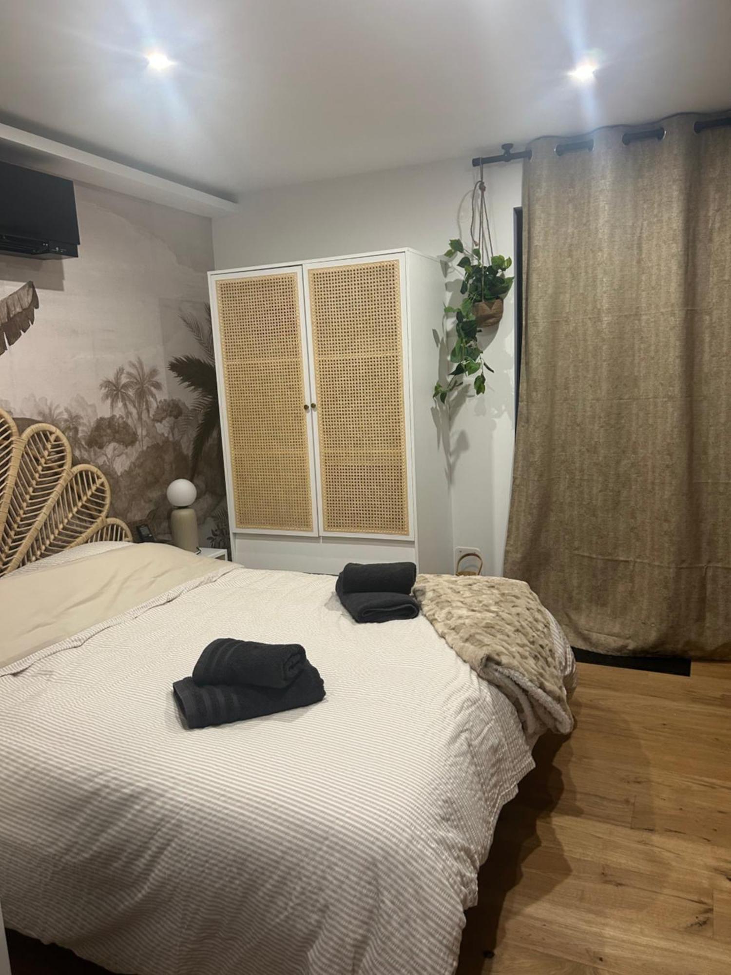 Studio Prestige Avec Terrasse Le Chene Dore Au Coeur Du Centre Touristique Cite Des Loisirs 200 M Du Galaxie,Face Au Snowworld Parking Gratuit Privatif Amnéville Exteriör bild